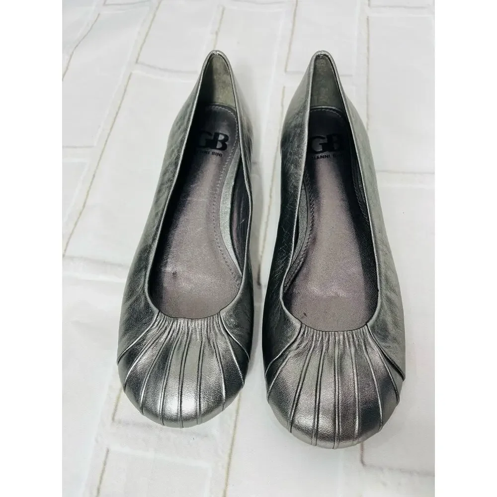 New Gianni Bini bronze gold ballet flats size 6.5